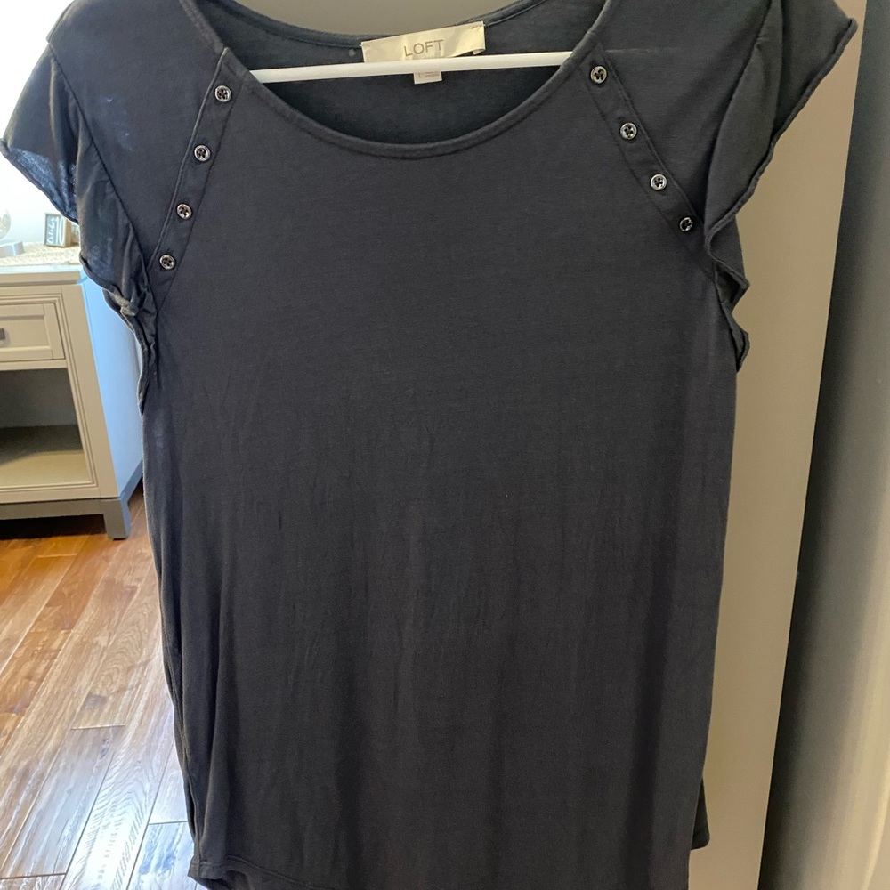 Loft - Gray top with ruffle cap sleeves. Button details on front. Size L.